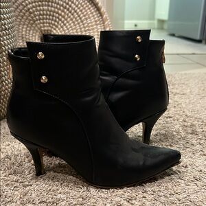 Elegant Black Ankle Boots